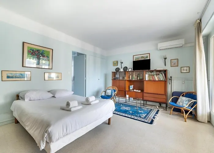 A056 - Nice Studio Cannes Centre With Parking