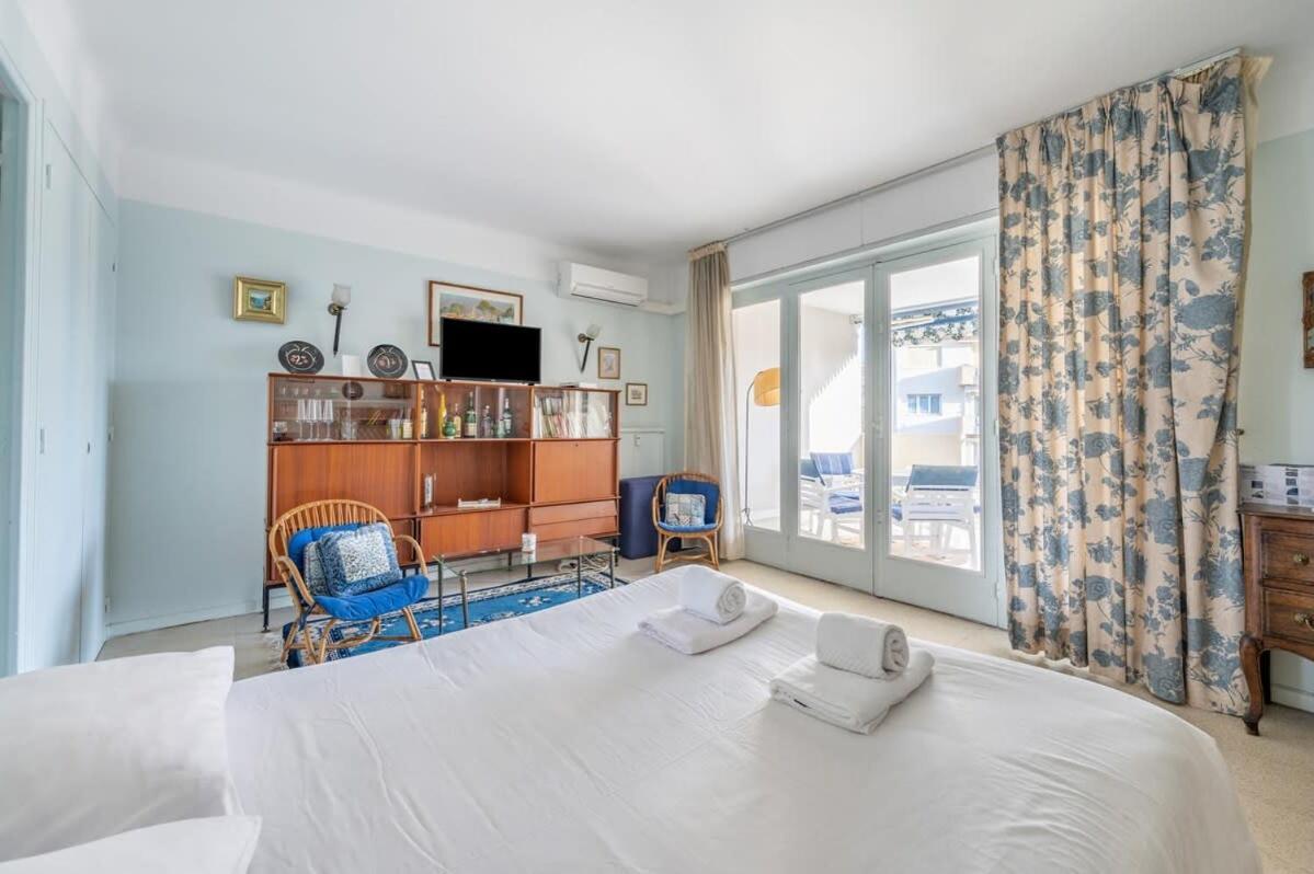 A056 - Centre With Parking * Cannes